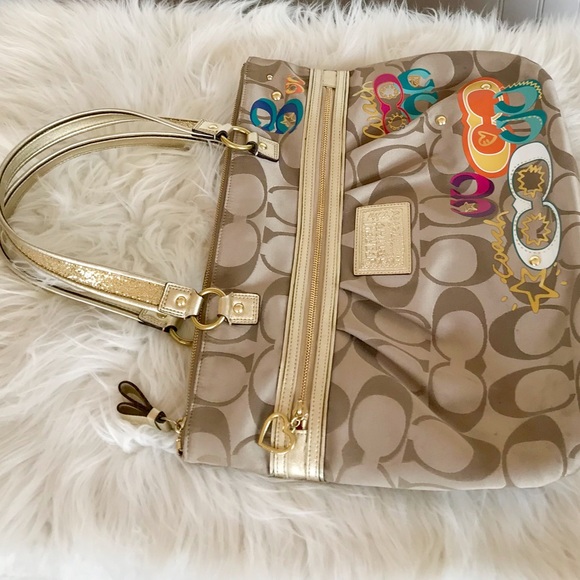 Coach Poppy C Applique Large Handbag. - Picture 6 of 13